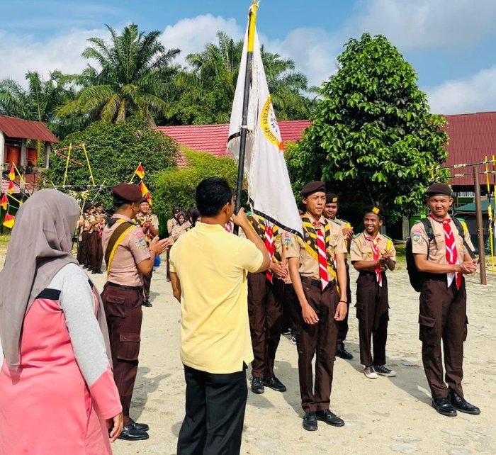 Kakak Kamabigus MAN 1 Bungo Lepas Pramuka Penegak Ikuti Pengujian SKK dan SKU Bidang Gerak Jalan