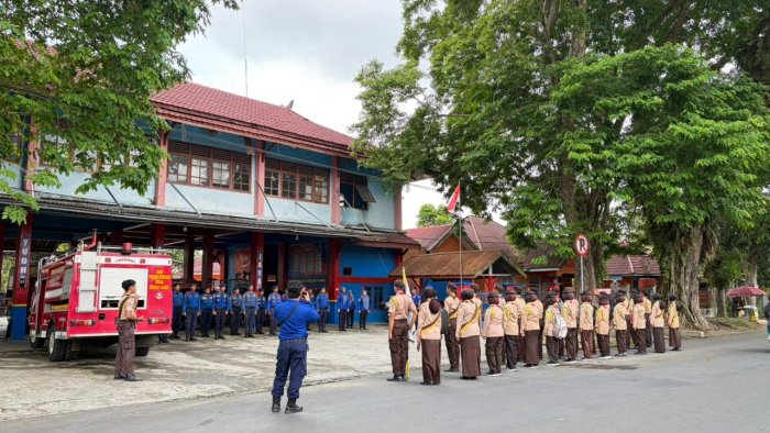 Pramuka MAN 1 Bungo Kunjungi Satgas Damkar dalam Uji SKK