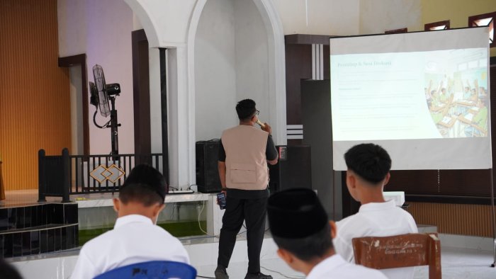 Ahmad Roisul Ihsan: Duta Madrasah Harus Menjadi Teladan dan Agen Perubahan di MAN 1 Bungo Ahmad Roisul Ihsan: Duta Madrasah Harus Menjadi Teladan dan Agen Perubahan di MAN 1 Bungo