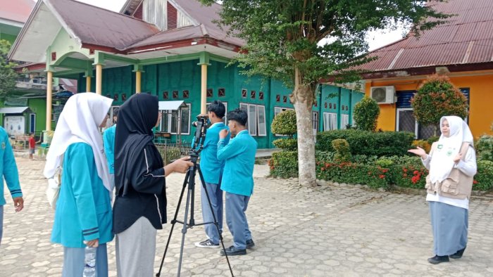 ICT Club MAN 1 Bungo Produksi Foto dan Video Demo Ekstrakurikuler untuk MATAMUDA 2026 ICT Club MAN 1 Bungo Produksi Foto dan Video Demo Ekstrakurikuler untuk MATAMUDA 2026