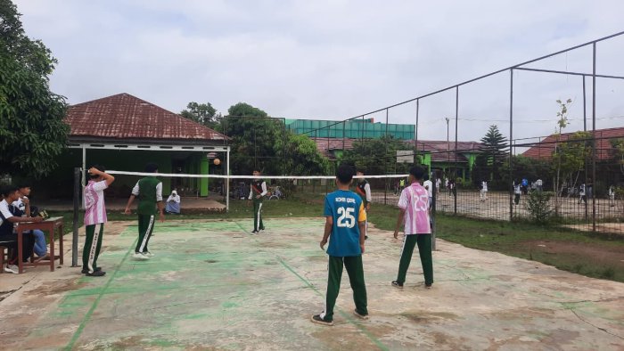 XI IPS 2 Vs Xi Mipa 1 di Laga Sepak Takraw Class Meeting