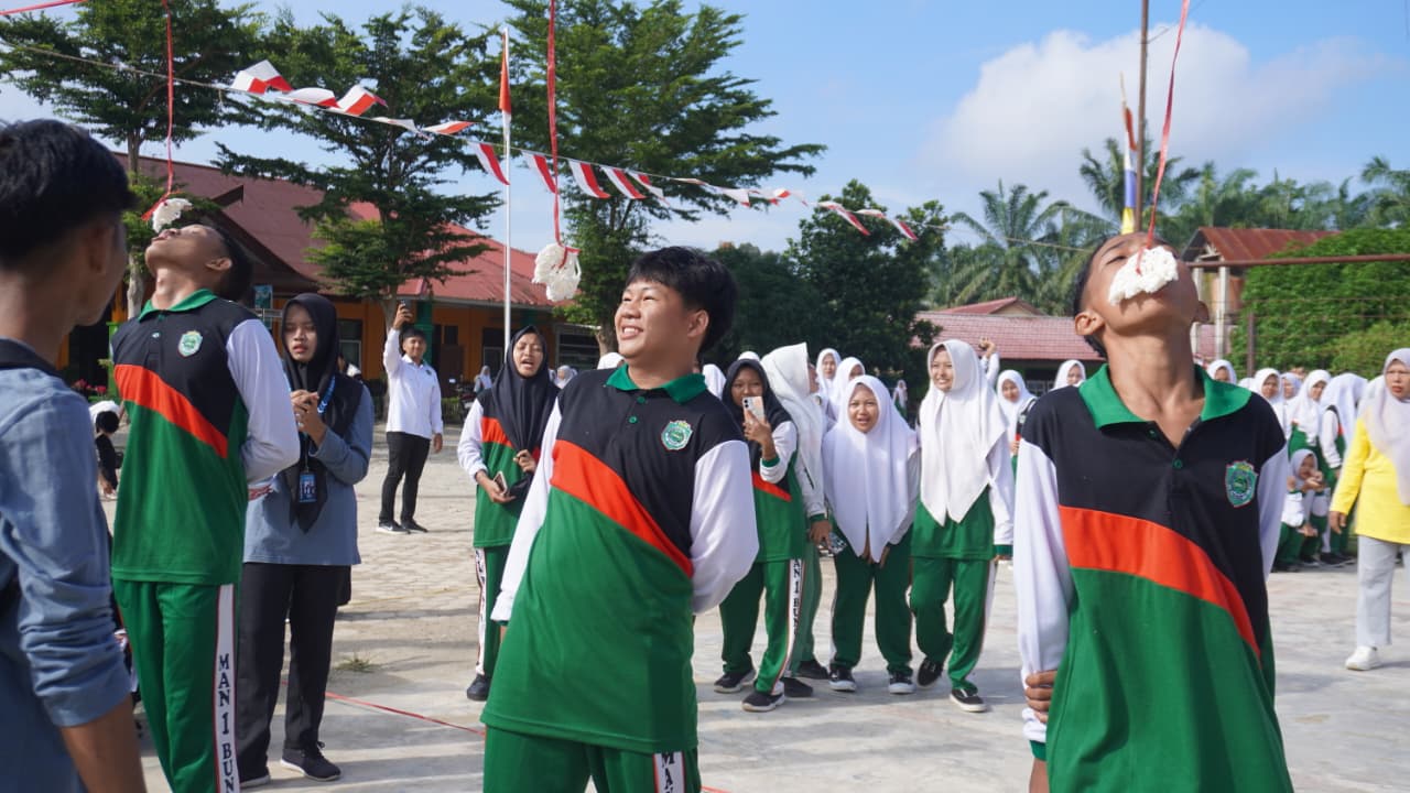 OSIM ON FIRE MAN 1 BUNGO GELAR LOMBA SERU DALAM RANGKA MEMERIAHKAN HARI KEMERDEKAAN