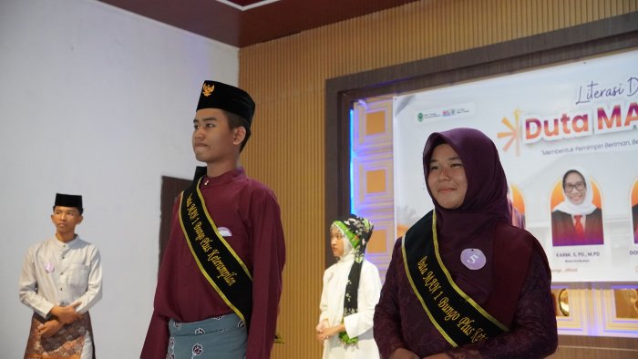 Levi Syahreza Aditya Pratama dan Maulidia Munawarah OK Resmi Sandang Gelar Duta MAN 1 Bungo 2026 Levi Syahreza Aditya Pratama dan Maulidia Munawarah OK Resmi Sandang Gelar Duta MAN 1 Bungo 2026