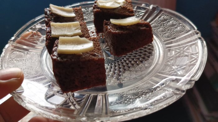 Siswa Kelas XI IPS 1 MAN 1 Bungo Sukses Membuat Brownies Cheese Lumer dalam Praktik Tata Boga