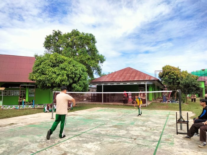 Pertandingan Badminton Putra Warnai Hari Keempat Porseni MAN 1 Bungo