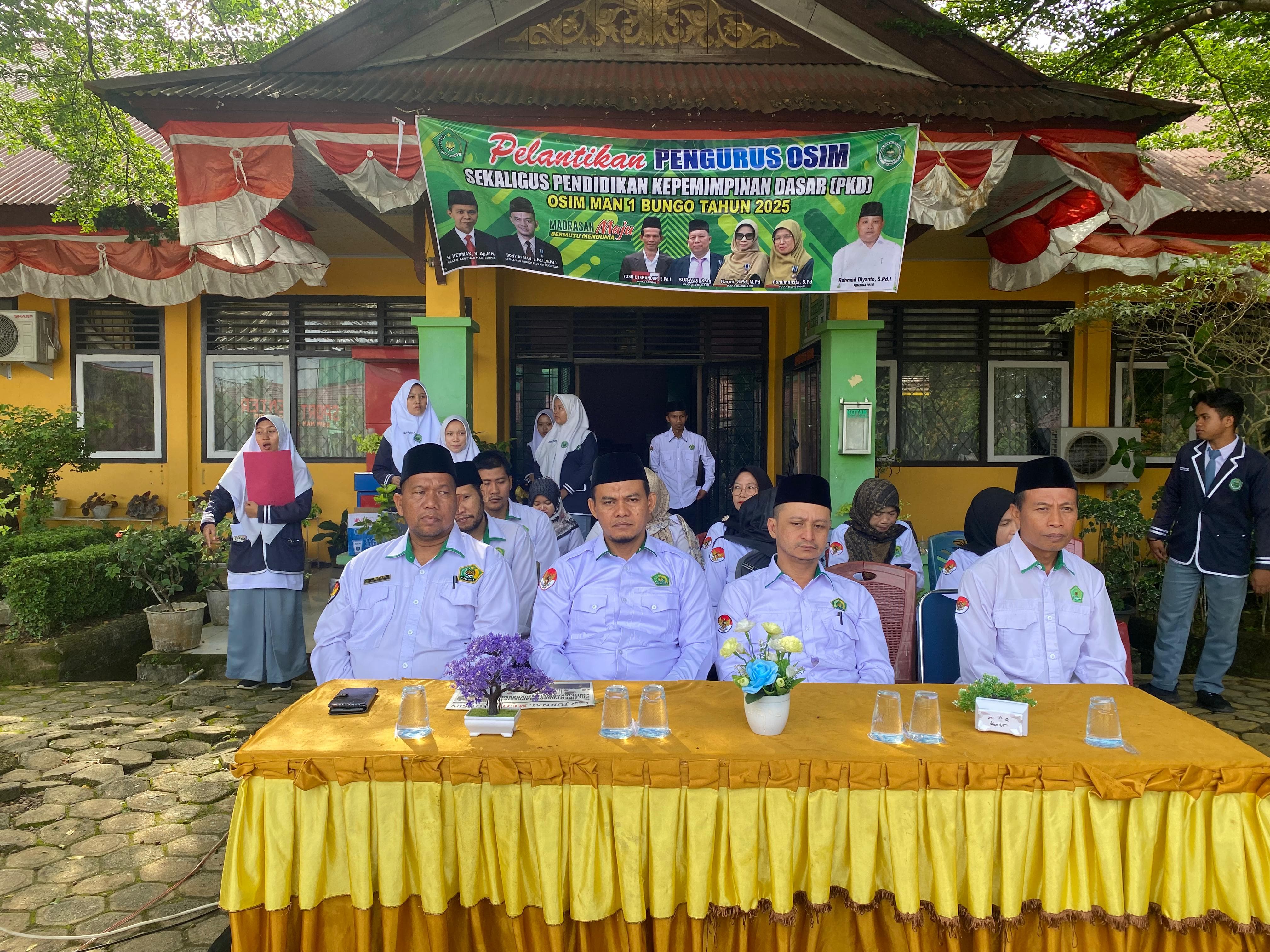 Pelantikan  Ketua ,Wakil Ketua dan  Anggota OSIM On Fire Tandai Awal Kepemimpinan Baru Tahun 2025