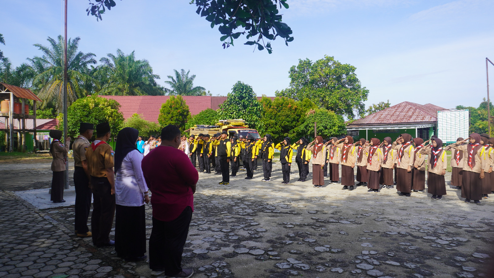 PRAMUKA MAN 1 BUNGO PLUS KETERAMPILAN IKUTI KEGIATAN PERATA DI BUPER PUSDIKLATCABÂ CADIKAÂ BUNGO