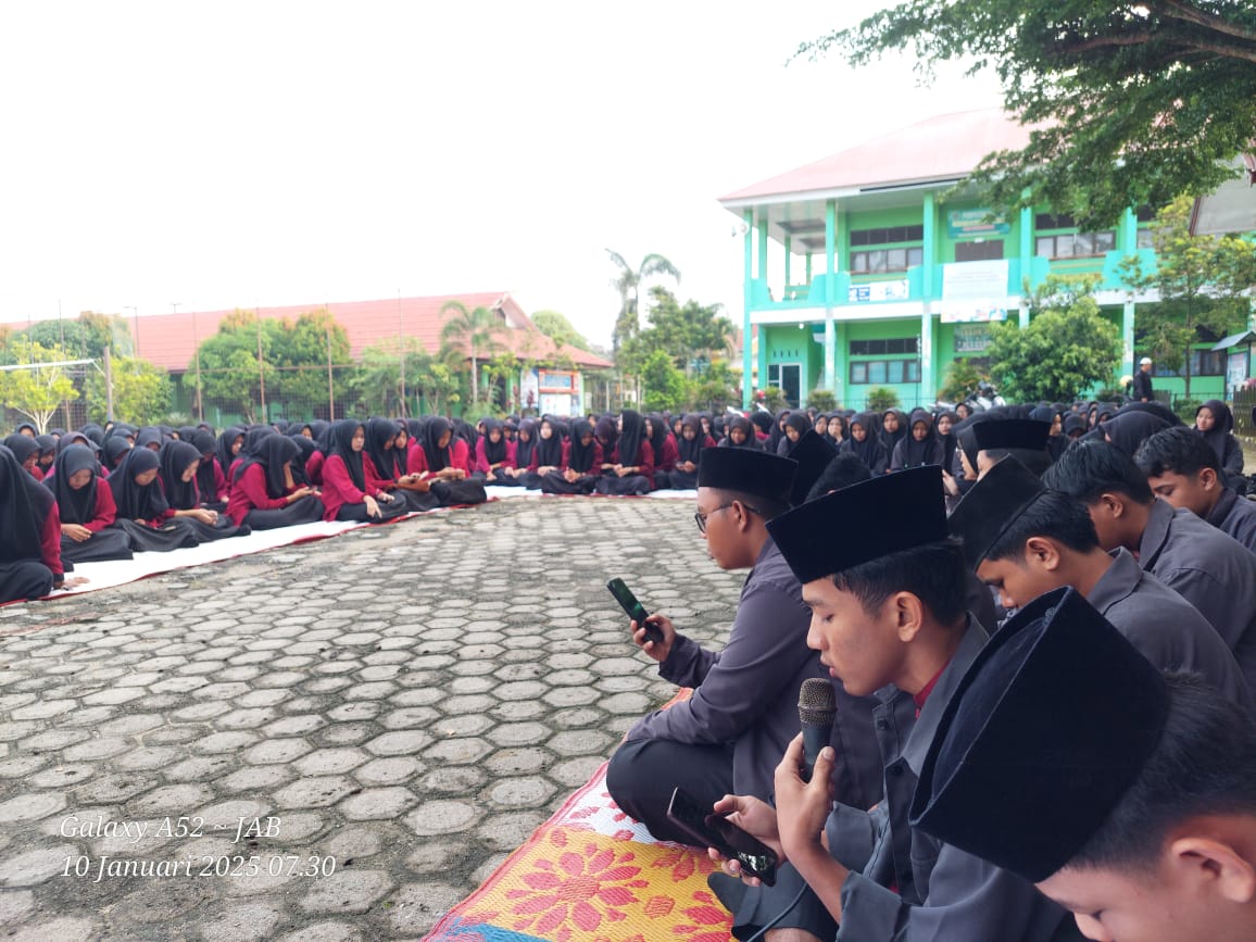 ROHIS MAN 1 Bungo Intensifkan Latihan Jelang Peringatan Isra' Mi'raj , Do'a  bersama untuk kelas XII serta menyambut bulan suci Ramadhan 