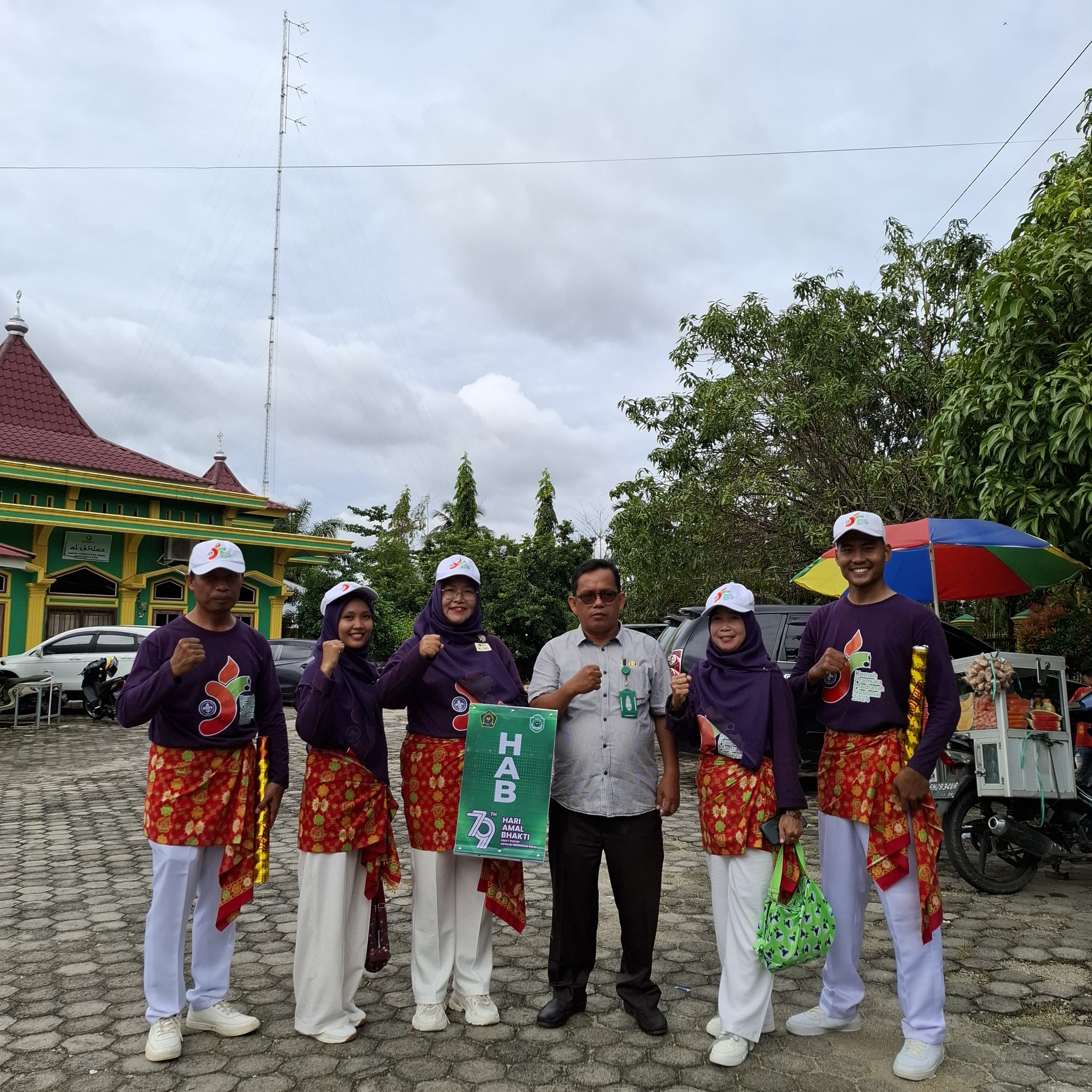 TERKOCAK DAN MEMUKAU TIM YEL YEL MAN 1 BUNGO PLUS KETERAMPILAN RAIH JUARA 1 PADA HAB KEMENAG KE-79Â TAHUNÂ 2025