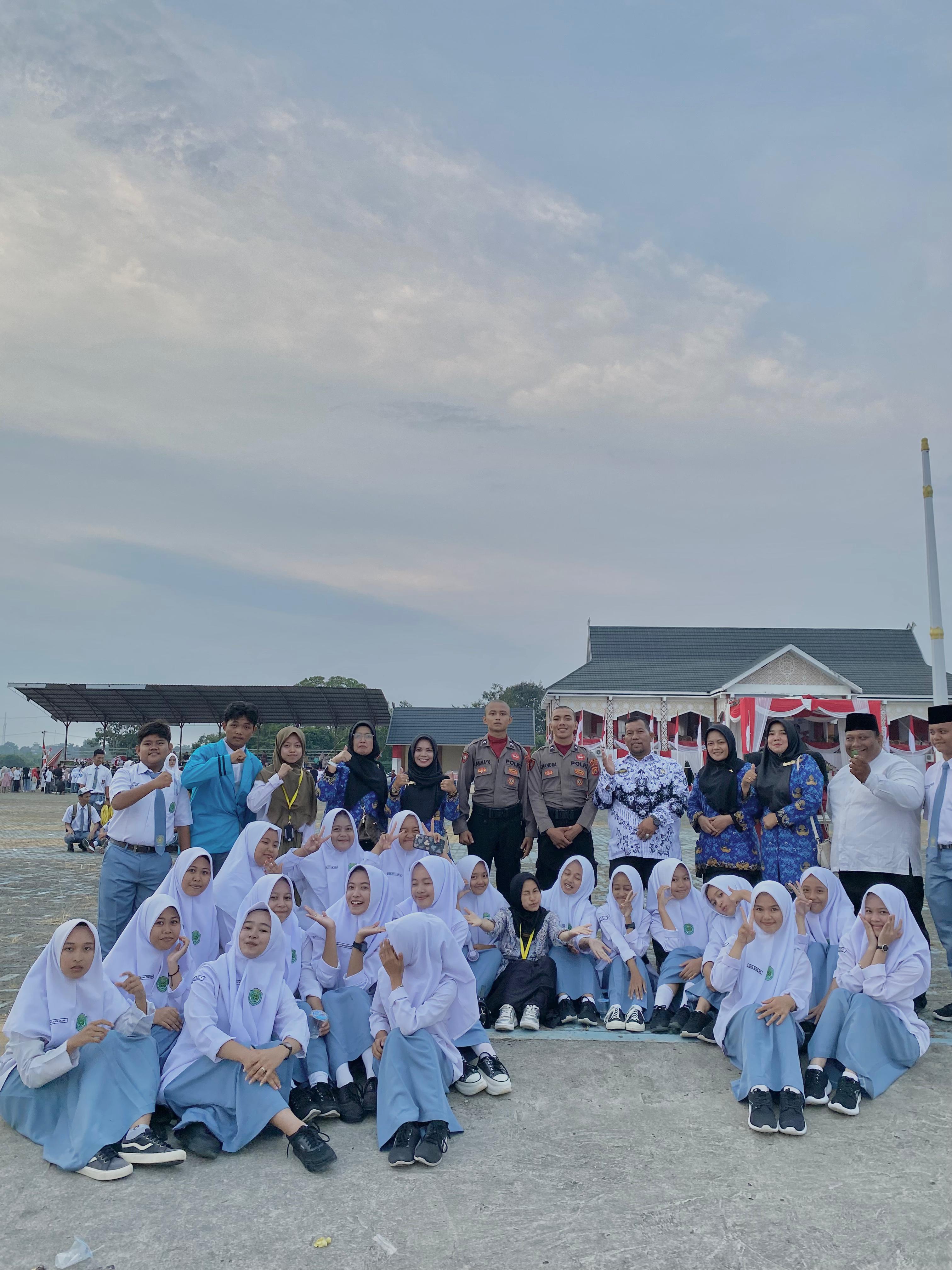 IKUTI UPACARA BENDERA HUT RI KE 79 TAHUN 2024 DAN AUBADE DIÂ EXSÂ MTQÂ BARU