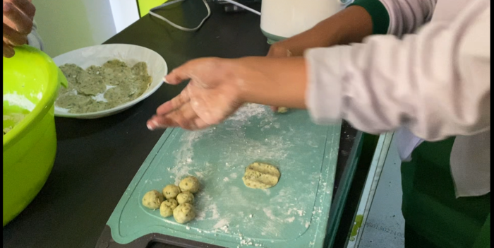 Siswi MAN 1 Bungo Kreasikan Kue Sehat Berbahan Daun Kelor