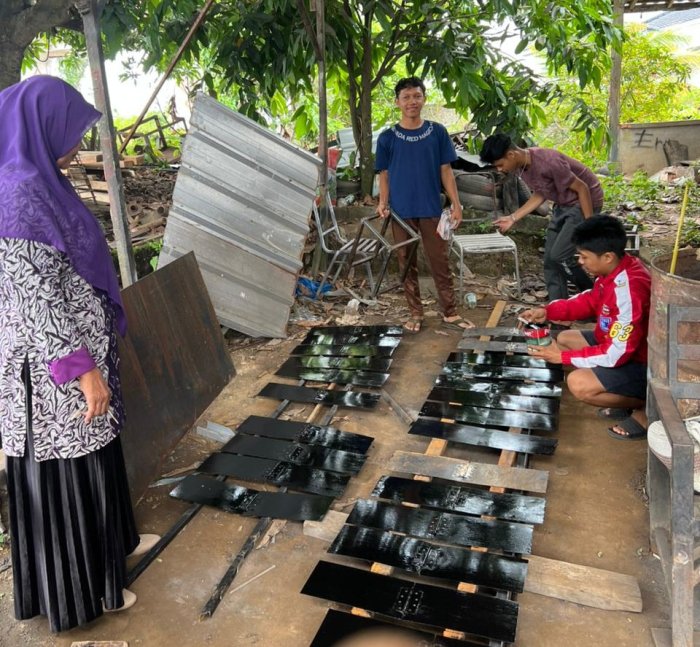 Pantau PKL Siswa Teknik Pengelasan, Guru Pembimbing Lapangan MAN 1 Bungo Kunjungi Bengkel Las Jaya Abadi