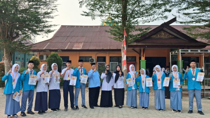 SENADA OSIM MAN 1 Bungo Apresiasi Atlet Pencak Silat Peraih Juara di Piala Dandim 0416/Bungo Tebo 2026 SENADA OSIM MAN 1 Bungo Apresiasi Atlet Pencak Silat Peraih Juara di Piala Dandim 0416/Bungo Tebo 2026