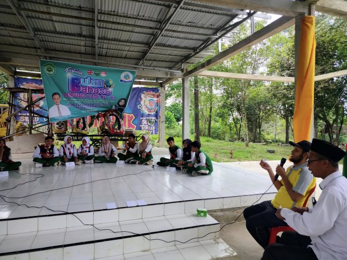 Tim ILC XII BB Raih Juara Cerdas Cermat Bulan Bahasa