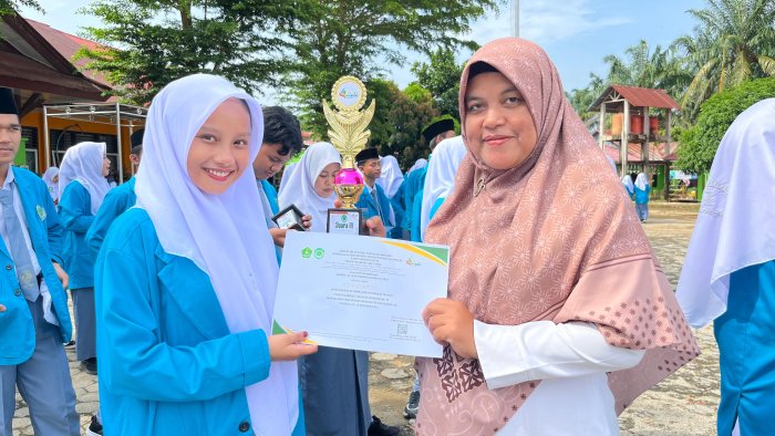 XI MIPA 1 Raih Juara 3 Lomba Pidato Bahasa Inggris