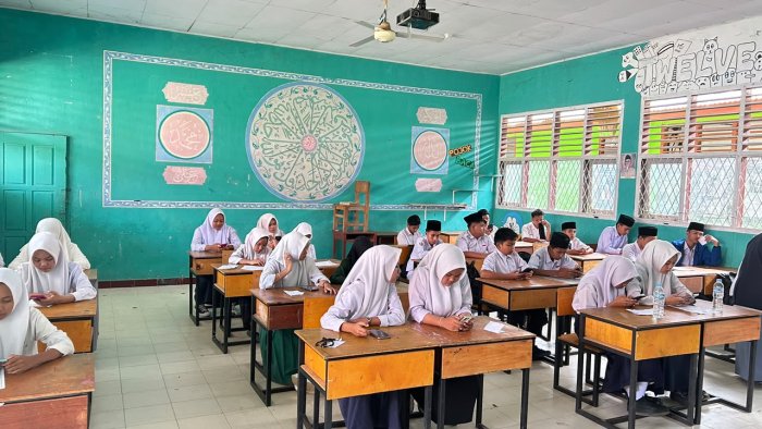 Ujian PMB MAN 1 Bungo di 10 Ruangan Berjalan Sukses dan Lancar, Ratusan Peserta Ikuti Seleksi Ujian PMB MAN 1 Bungo di 10 Ruangan Berjalan Sukses dan Lancar, Ratusan Peserta Ikuti Seleksi