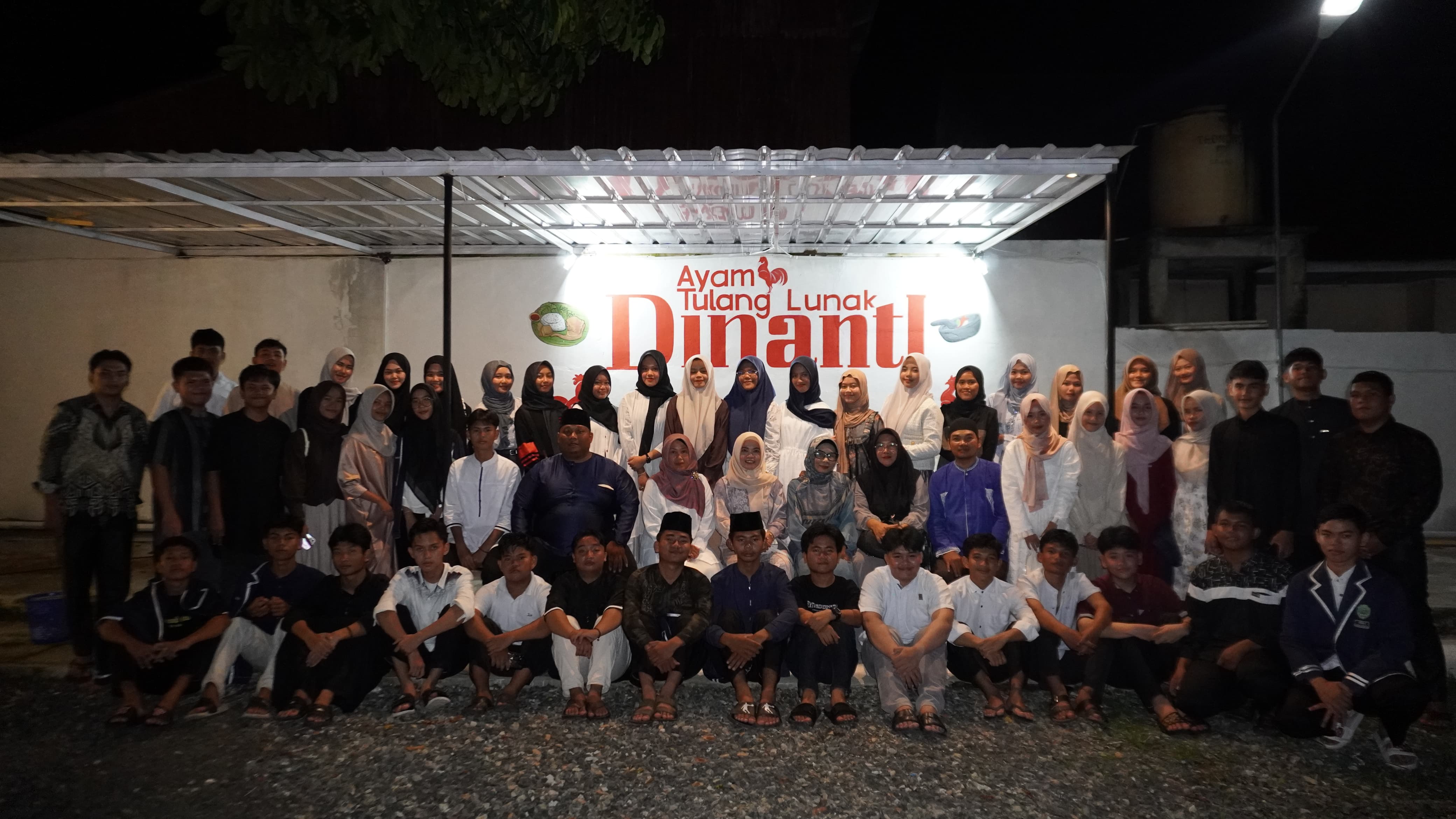 OSIM MAN 1 Bungo Gelar Ifthar Jama'i Bersama Seluruh Ekstrakurikuler dan Jajaran Madrasah