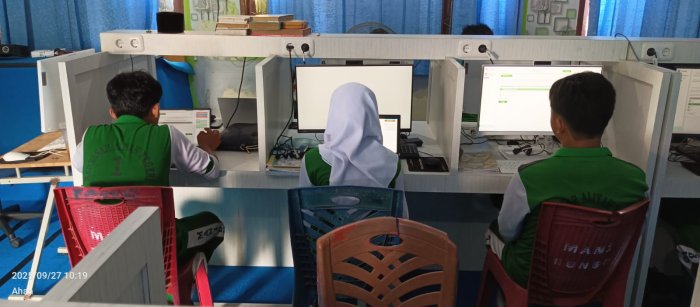 Tiga Siswa MAN 1 Bungo Ikuti Simulasi OMI Kimia Tingkat Provinsi Jambi