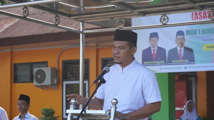 Kepala MAN 1 Bungo Ajak Siswa Teladani Sahabat Nabi Saat ASAS