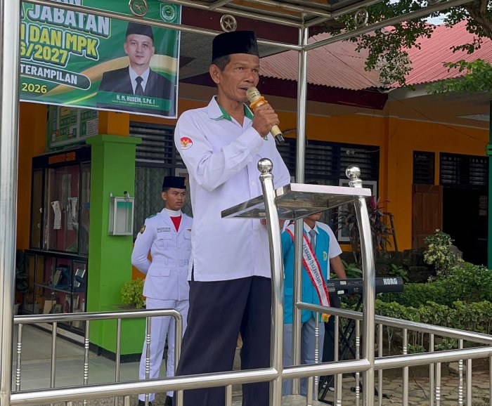 Upacara Bendera Hari Senin di MAN 1 Bungo, Bangun Karakter Siswa melalui Kedisiplinan dan Nasionalisme