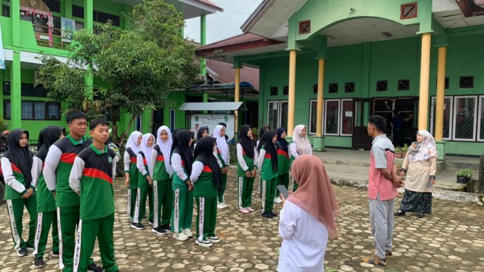 GPL MAN 1 Bungo Gelar Briefing untuk Siswa PKL Keterampilan Budi Daya Tanaman Hidroponik