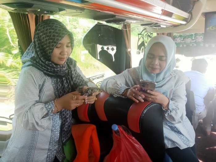 Tangis Haru Mengiringi Prestasi Dua Siswa MAN 1 Bungo Raih Perunggu di OMI 2025