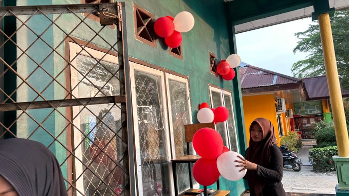 Jelang Pawai HUT Kemerdekaan RI, OSIM MAN 1 Bungo Matangkan Persiapan Hingga Sore Hari Jelang Pawai HUT Kemerdekaan RI, OSIM MAN 1 Bungo Matangkan Persiapan Hingga Sore Hari