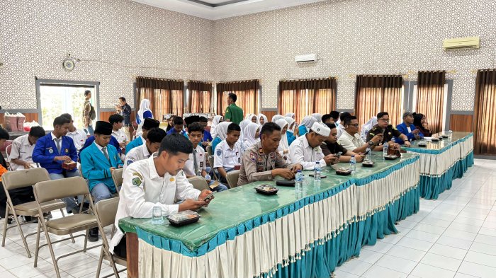 Pembina OSIM MAN 1 Bungo Dampingi Siswa di Seminar Moderasi Beragama
