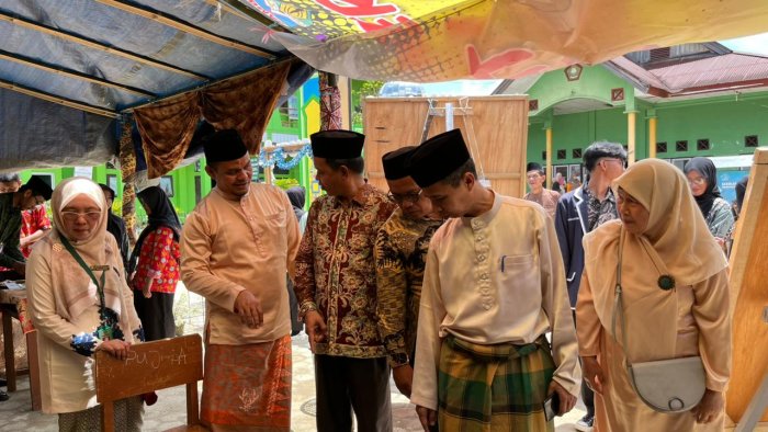 Kakankemenag Bungo Apresiasi Stand dan Bazaar Porseni MAN 1 Bungo