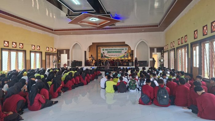 MAN 1 Bungo Awali Semester Ganjil dengan Yasinan dan Kreasi Islami MAN 1 Bungo Awali Semester Ganjil dengan Yasinan dan Kreasi Islami