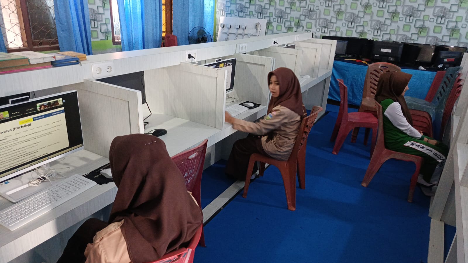 Siswa-siswi MAN 1 Bungo Finalis OSN Tingkat Provinsi Jambi 2025 Gelar Technical Meeting di Labor TIK