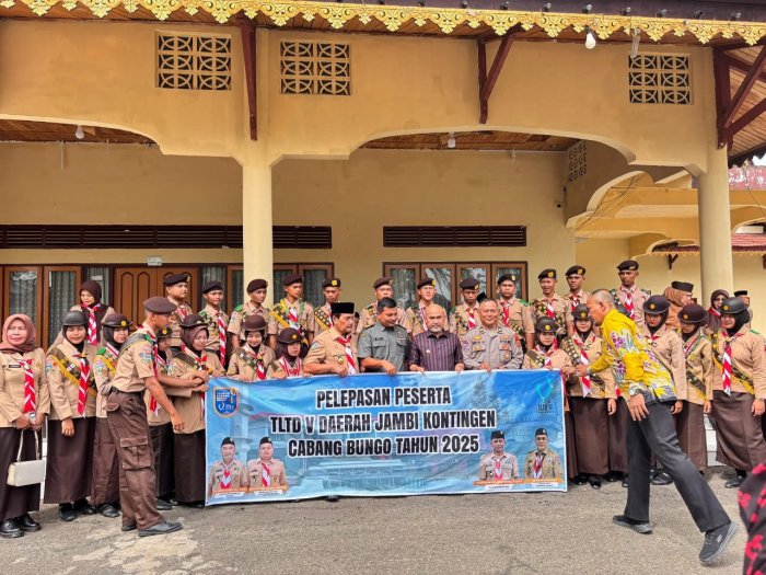 Bupati Bungo Lepas Kontingen Pramuka ke TLTD V Jambi 2025