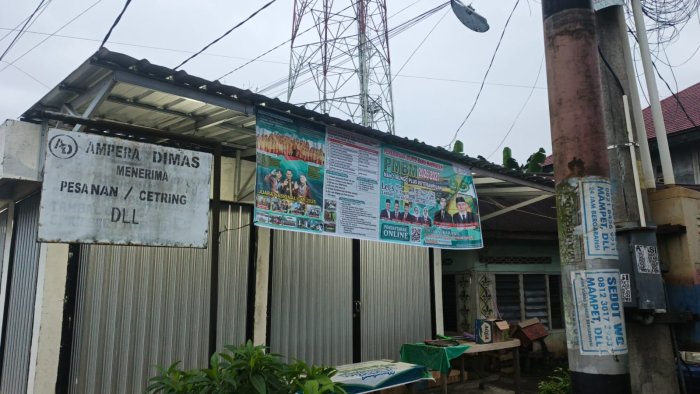 MAN 1 Bungo Pasang Spanduk PMBM 2026 di Simpang Tugu Babeko