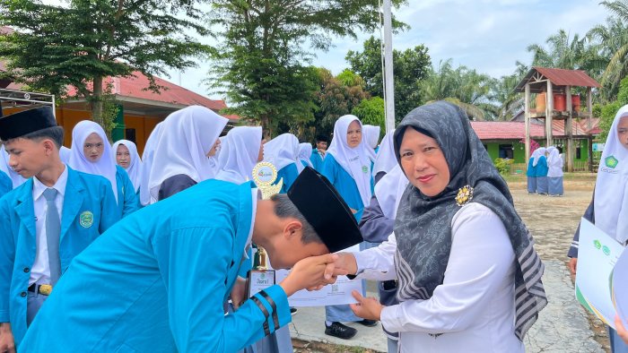 XI MIPA 1 Raih Juara Lomba Penyelenggaraan Jenazah