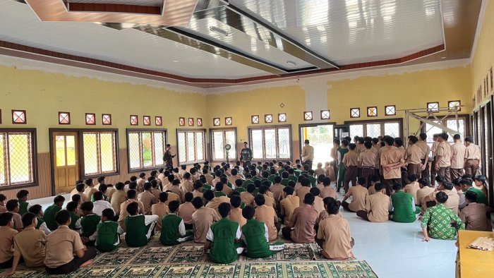 Sholat Ghaib untuk Arrangga Saputra, Keluarga Besar MAN 1 Bungo Panjatkan Doa Bersama Sholat Ghaib untuk Arrangga Saputra, Keluarga Besar MAN 1 Bungo Panjatkan Doa Bersama
