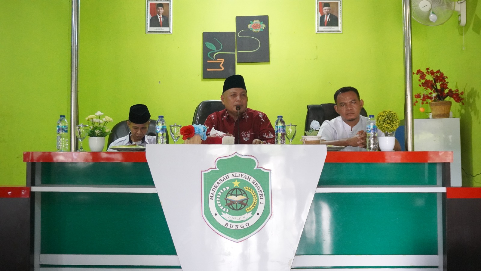 KABAG TU KANWIL KEMENAG PROVINSI JAMBI BERIKAN PEMBINAAN KEPADA ASN MAN 1 BUNGO PLUS KETERAMPILAN