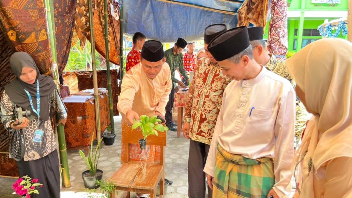 MAN 1 Bungo Pamerkan Hidroponik Siswa di Porseni