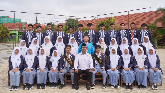 OSIM MAN 1 Bungo Abadikan Momen Usai Sambut Juara OMI