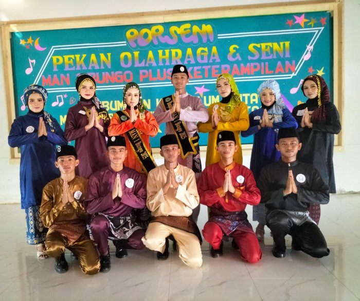 Bujang Kelas XI Ips 3 Raih Juara Harapan 3 Lomba Bujang Gadis Porseni Ke-Xi Man 1 Bungo