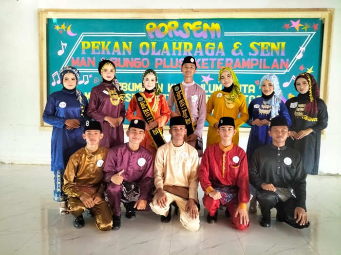 Siswi XII IPA 1 Raih Juara 3 Lomba Gadis PORSENI MAN 1 Bungo