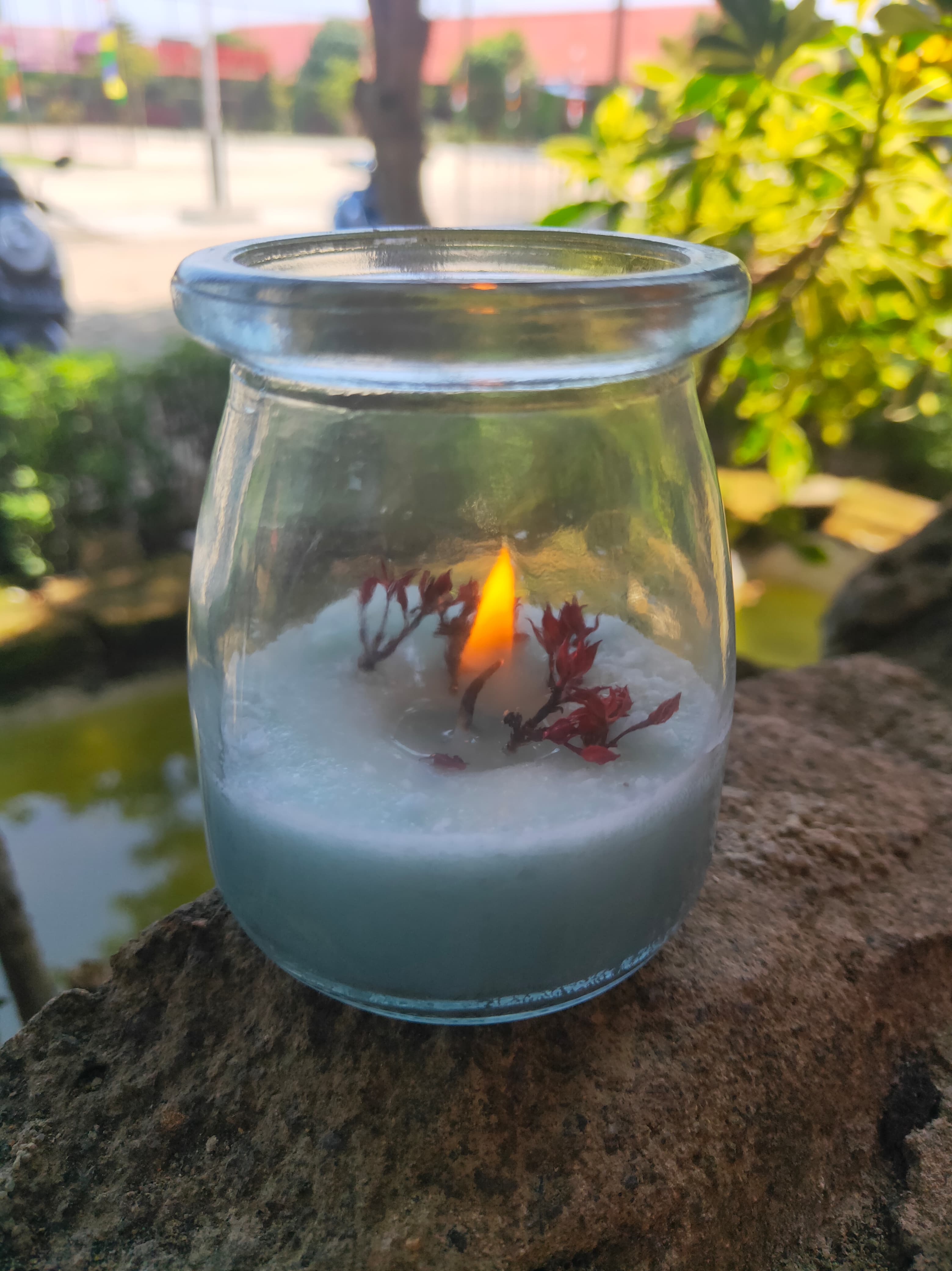 SISWA MAN 1 BUNGO CIPTAKAN LILIN AROMATERAPI DARI MINYAK JELANTAH, WUJUDKAN KREATIVITAS RAMAH LINGKUNGAN