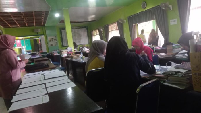 Panitia ASAS MAN 1 Bungo Lembur Siapkan Ujian Ganjil