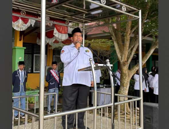 PELAKSANAAN UPACARA BENDERA SENIN DIPENGHUJUNG FEBRUARI 2025 DAN SAMBUT AWALÂ RAMADHANÂ 1446Â H