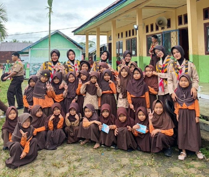 Pembinaan Pramuka Penggalang di Tiga Sekolah Bedaro dalam Perkemahan Pramuka Masuk Desa 9