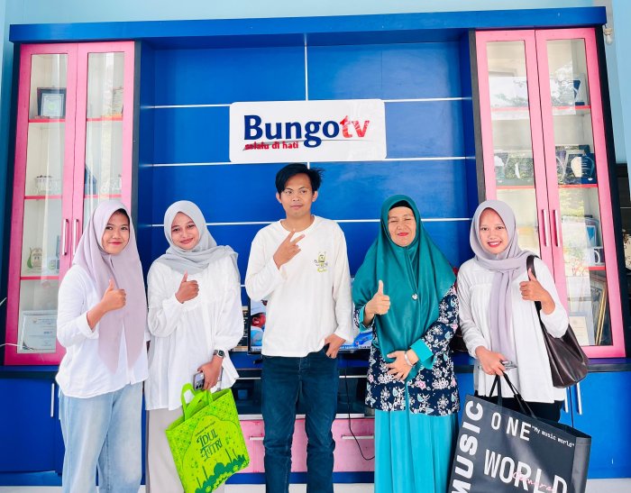 Guru MAN 1 Bungo Jemput Siswa PKL di Bungo TV