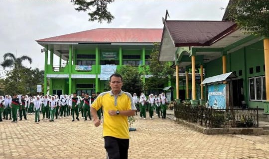 MAN 1 Bungo Rutin Gelar Senam Sehat