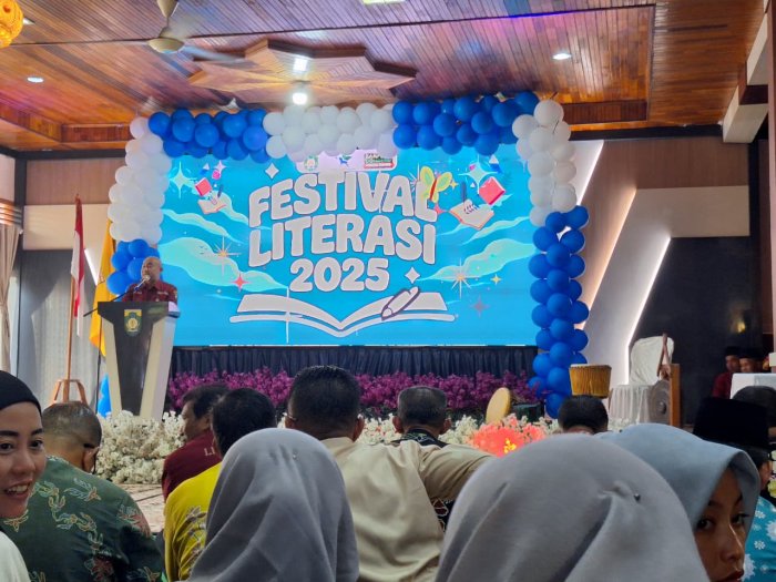 MAN 1 Bungo Meriahkan Puncak Festival Literasi 2025