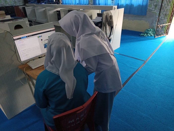 MAN 1 Bungo Terapkan Tutor Sebaya untuk Pembelajaran Mikrokontroler