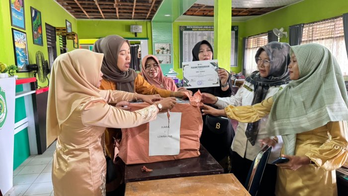 MAN 1 Bungo Raih Juara Lomba Baris Berbaris Tutup Mata