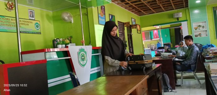 Holiday Angkasa Wisata Sosialisasikan Umroh Reguler di MAN 1 Bungo